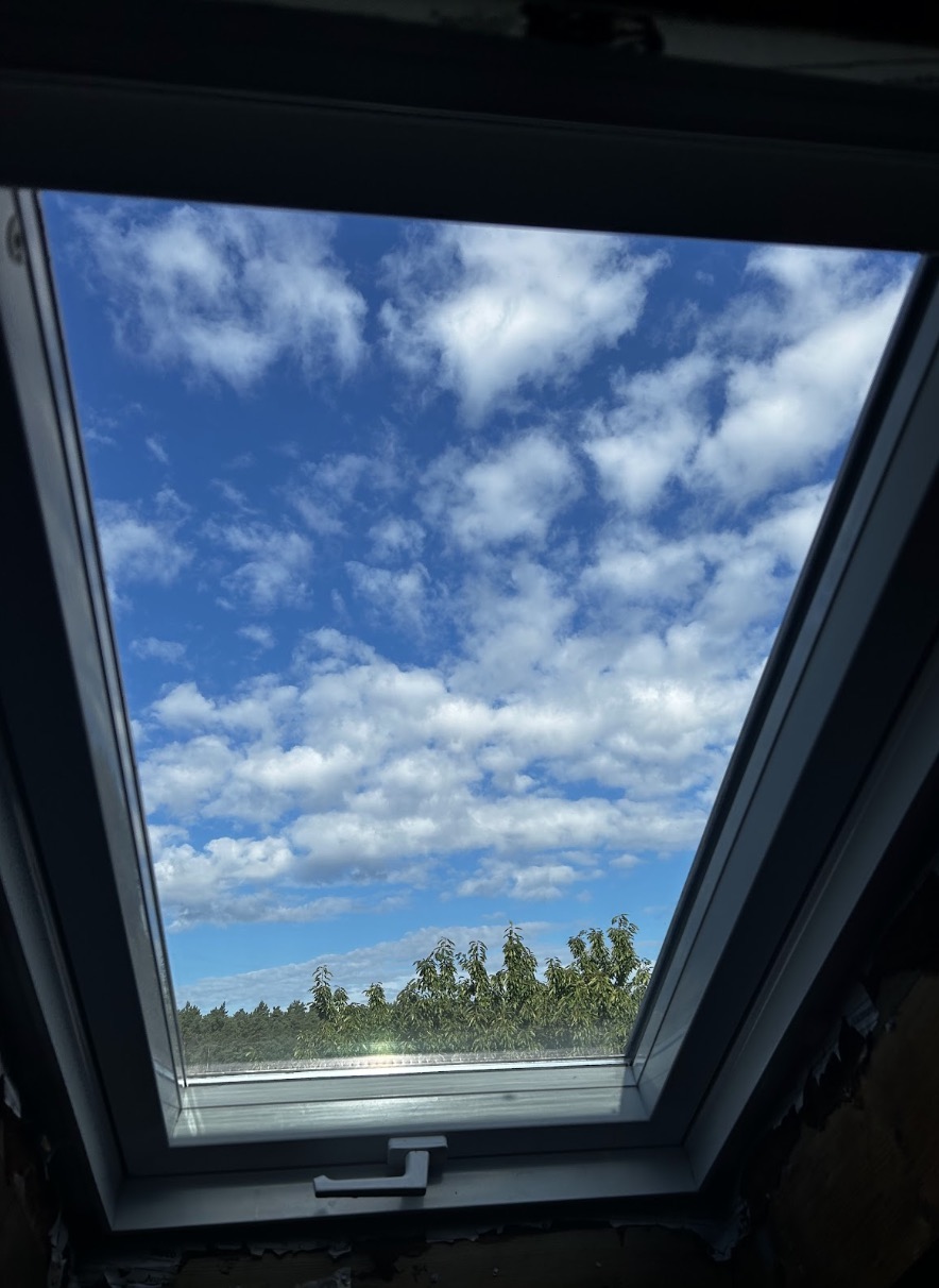 Reale Dachfläche mit Dachfenster
